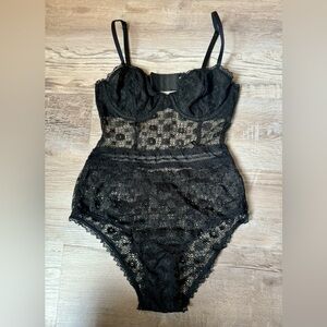 Victoria’s Secret Super cute black lace open back bodysuit Sz- S/P. NWT